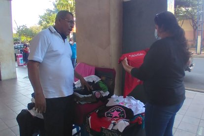 La Bahía es la zona de Tatiana, la dura del regateo.