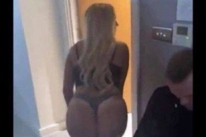 La chicas a las que conoció, se burlaron del exdelantero inglés.