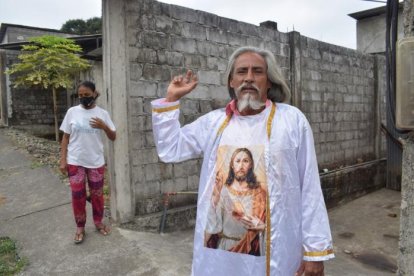 Luis Gerardo Guerra, de 56 años, es conocido en el cantón Quevedo por autoproclamarse redentor. Se lo conoce como el Mecías