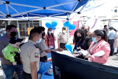 Los diferentes stands informaron a la gente sobre los servicios que brinda la policía y el trabajo que se hace con la comunidad.