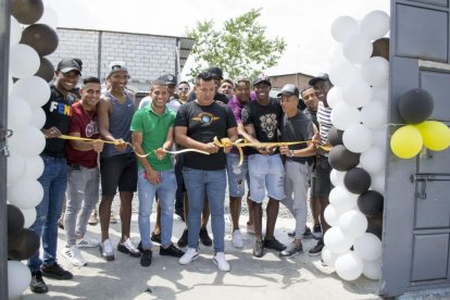 Frank Gallardo en su taller.