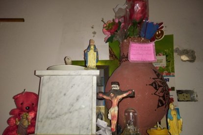 En esta urna se  almacenaban las cenizas que finalmente no fueron las de la adulta mayor.