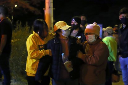 Familiares de Erik Caizaluiza lamentaban lo ocurrido.