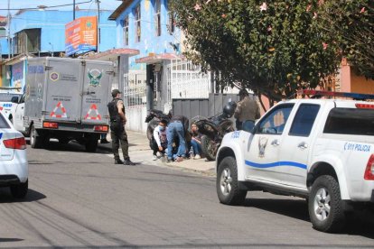 Vecinos comentaron que la  señora no salía de su domicilio.