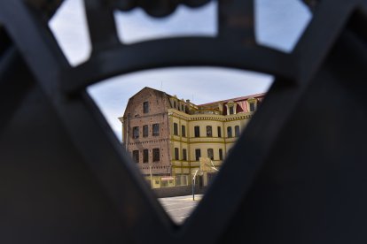 El edificio es uno de los más antiguos del sector.