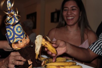 En la fiesta repartieron guineos, los favoritos de 'Tito'.