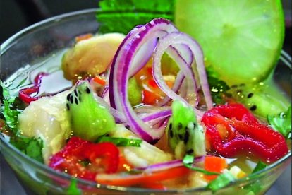 El kiwi y la trucha combinan muy bien.