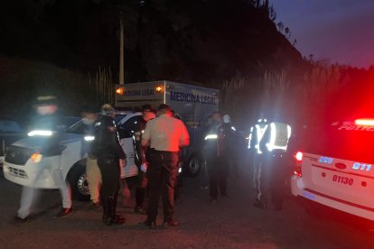 Los cuerpos luego fueron llevados hasta la morgue de la capital.