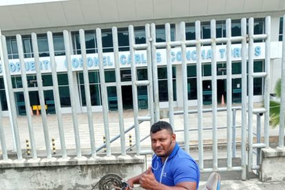 Víctor Montaño solo tiene una bicicleta para discapacitados, la cual cuesta más de 500 dólares.