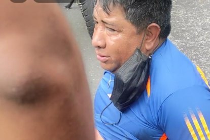 El conductor que manejaba el vehículo recibió un disparo mientras huía.