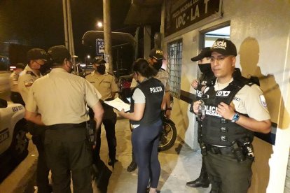 El ataque se produjo en el portal de la vivienda del sospechoso.