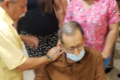 Ahora se dedica a predicar y orar por la sanidad de los enfermos.