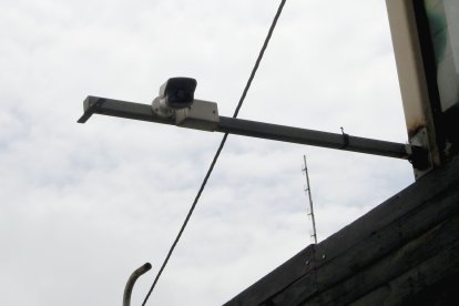 Esta cámara registró el momento del impacto.