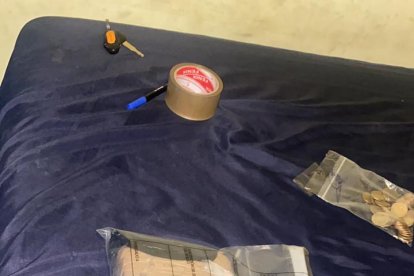 Droga encontrada en la casa de la mujer asesinada.