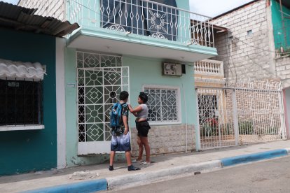 Por la ventana de esta casa asesinaron a una mujer el domingo 29 de agosto.