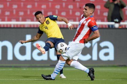 Byron Castillo, quien jugó con el 4, se mandó un partidazo.