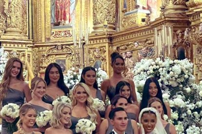 Las fotos dentro de la iglesia se filtraron en redes sociales.