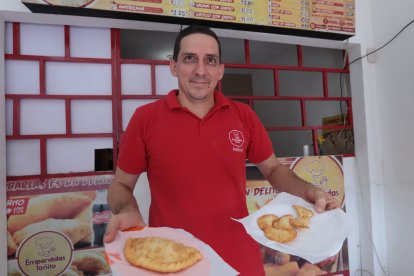 Helmut Velasco tiene 10 diferentes rellenos. Es típico que se embuta a la masa con varias proteínas, verduras y frutas, según Landazuri.