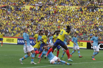 En 2013 la selección de Ecuador jugó un duelo amistoso en el estadio Monumental, ante su similar de España.