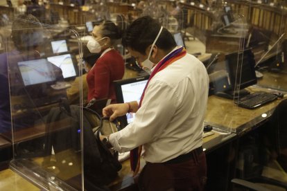 Mario Ruiz 

es el ‘norio’ del salón. Lleva libros, resaltadores y leyes en su mochila.