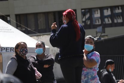 Otros familiares fueron a la morgue para retirar los restos del joven, de 24 años.