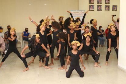 En la presentación del 26 de septiembre, participaron grupos artísticos afroecuatorianos y mestizos, como el de la fundación Dios es Lumbrera.