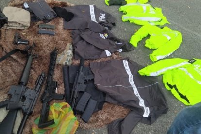 En un operativo ejecutado la noche anterior, la Policía descubrió armas que iban para los Tiguerones.