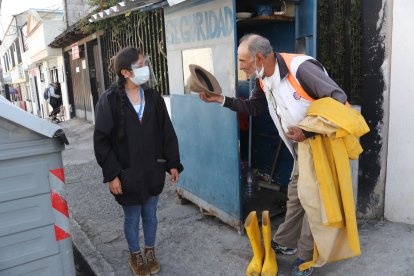 Es muy 

educado con los residentes. La gente de El Inca lo aprecia.
