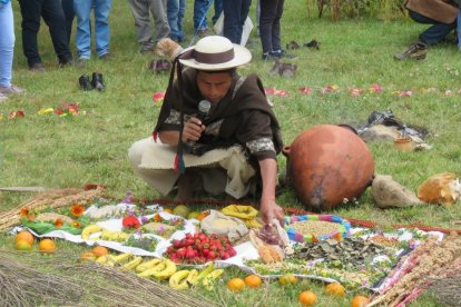 El tayta Pomaquero Minta agradeció a todos los elementos y a la Pachamama.