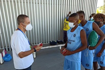 Un proyecto busca que los chicos se dediquen al deporte para no caer en la criminalidad.