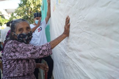 Segunda Montaño participa de una de las actividades recreativas que se efectuaron por el Mes del Adulto Mayor.