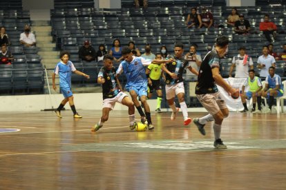 El cuadro de Bocca (celeste) perdió en la final de vuelta 5-4 ante Dental Imagen, pero en la ida ganó 8-5.