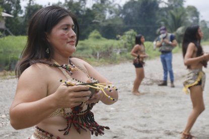 En la 
parroquia de Aguas Negras también ofrecen espectáculos dancísticos propios de la 
zona.