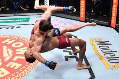 Con esta llave cerró la pelea ante el kazajo Nikolay Veretennikov, el pasado 21 de septiembre.