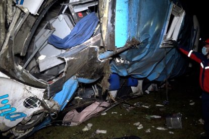 El rescate de los heridos fue complicado porque el sitio es de difícil acceso.