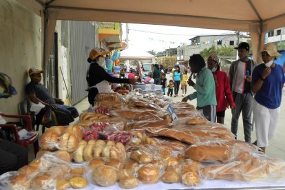 Además de las obras de arte, los artesanos expondrán las diferentes clases de pan que elaboran.