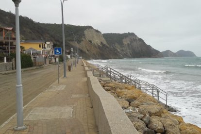 El Malecón ha sido renovado en la parte de Cayo Nuevo, aunque en los días entre semana esta parte del pueblo es un tanto desolada.