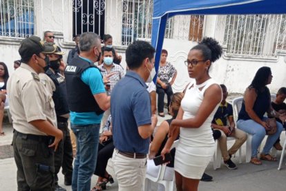 Jefferson Pérez asistió al velorio para expresar sus condolencias a los familiares.