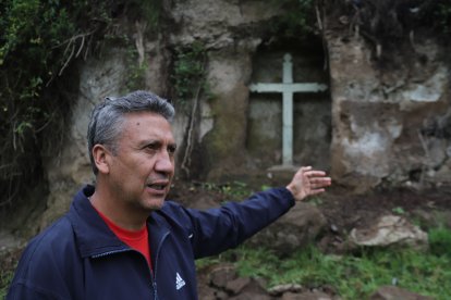 La cruz se colocó en la década de los 60 para ‘espantar’ almas.