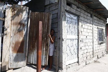 Carmen teme por la peligrosidad de su barrio y mandará a otro sitio a su hijo.