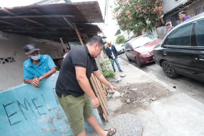 En el portal de esta casa el pasado viernes fue encontrado el recién nacido.
