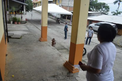 El atentado de la madrugada del sábado dejó muertos, heridos y daños en la zona.