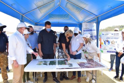 Víctor Ferretti, Patricia Rivera, Carlos Álvarez (director de Deportes del Municipio de Guayaquil), Josué Sánchez, Cynthia Viteri, Stefano Ferretti y Rhonda Cevallos.