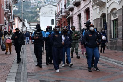 Desde octubre, 620 funcionarios realizan controles en el casco colonial.
