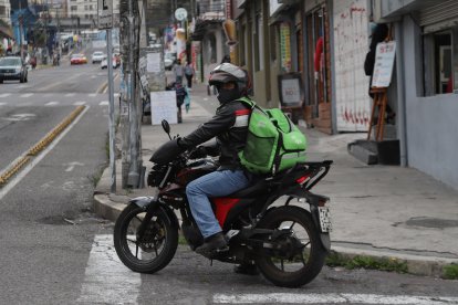 Representantes de repartidores de comida rapida nos hablan del planton que realizaran este fin de semana debido a las constantes abusos  por parate de la empresa privada  Quito 13 de Noviembre de 2021 Agencia(ag-extra ag-expreso-ag-quito) Gustavo Guaman