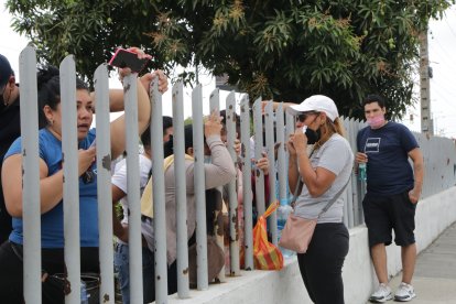 Hasta el mediodía de ayer, solo cuatro cuerpos habían sido entregados a los parientes.