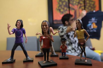 Personajes como Jorgito Guayaco, La Brandon y La Travelina, destacan entre las figuritas