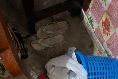 Había condones usados en el suelo de uno de estos chongos improvisados.