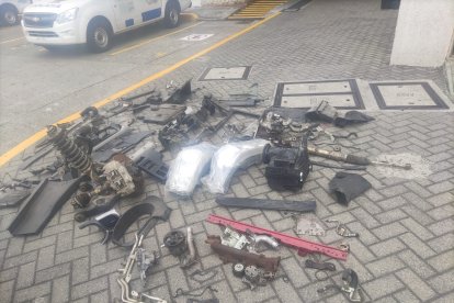 Los repuestos y accesorios sin respaldo fueron incautados.