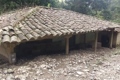 Una de las casas afectadas por el aluvión en el sector de San Juan (Loja).